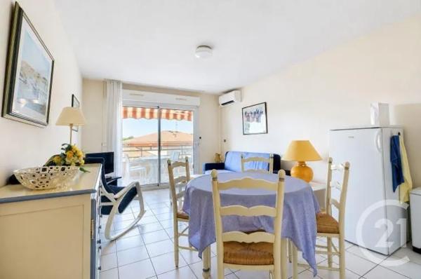 Appartement Studio Cabine à vendre  1 pièce - 31,33 m 2   ST RAPHAEL  - 83