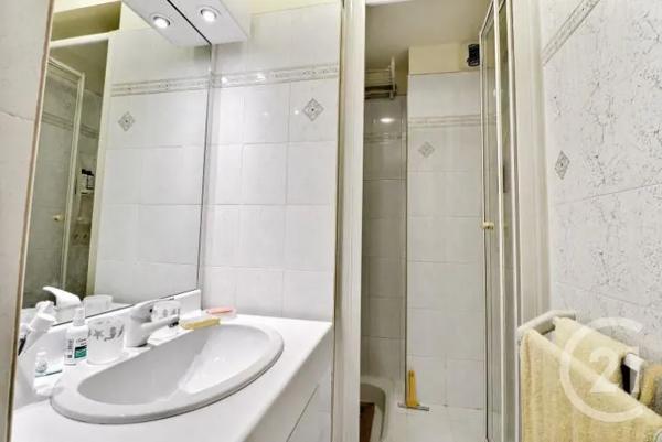 Appartement Studio Cabine à vendre  1 pièce - 31,33 m 2   ST RAPHAEL  - 83