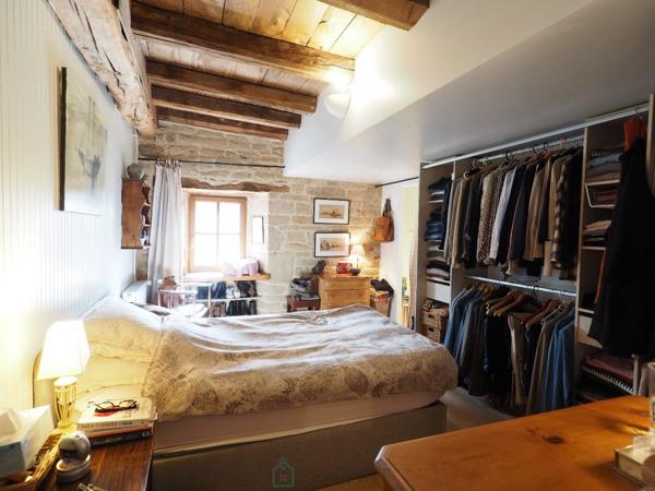 Grande demeure 17ème siècle 9 chambres avec jardin bucolique abrité des regards