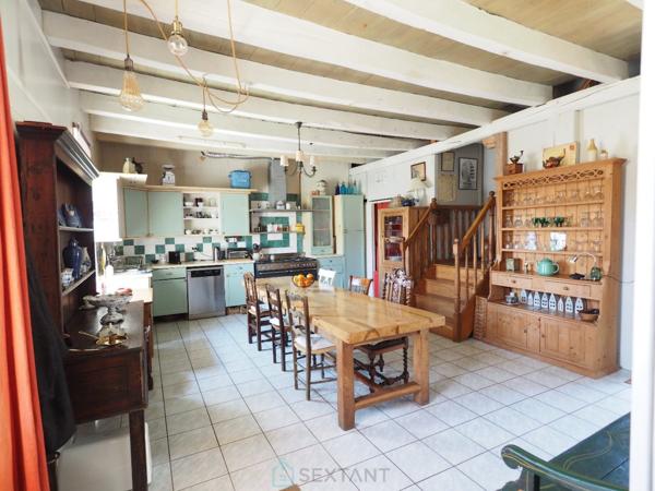 Grande demeure 17ème siècle 9 chambres avec jardin bucolique abrité des regards