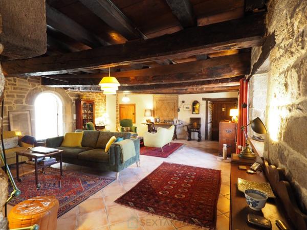 Grande demeure 17ème siècle 9 chambres avec jardin bucolique abrité des regards