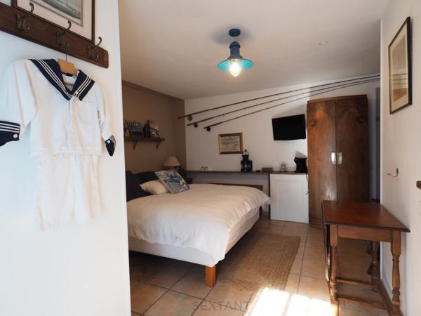 Grande demeure 17ème siècle 9 chambres avec jardin bucolique abrité des regards