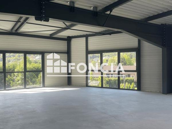 À vendre Local commercial 98.88 m² - Sillingy 74330