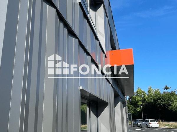 À vendre Local commercial 98.88 m² - Sillingy 74330