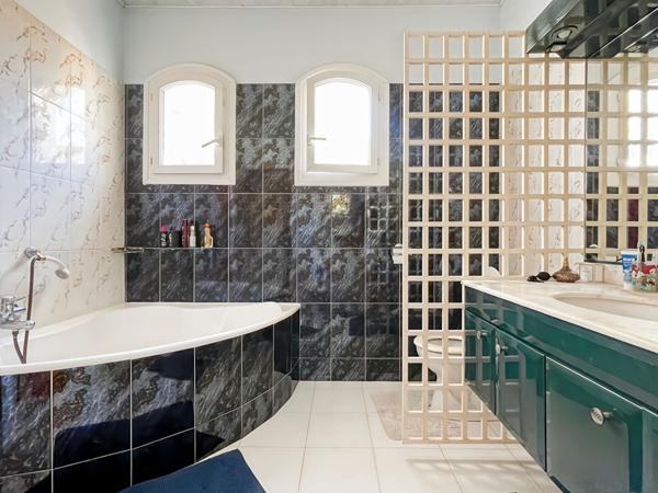 Maison Carry Le Rouet 8 pièce(s) 178.09 m2