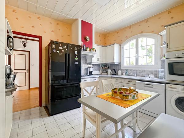 Maison Carry Le Rouet 8 pièce(s) 178.09 m2