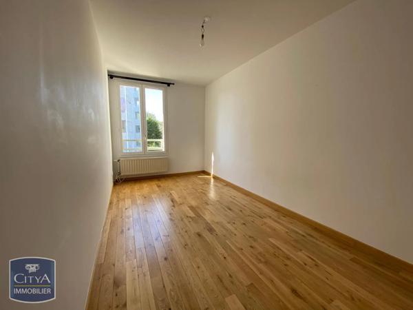 Appartement à louer 4 pièces 84.85m² Sathonay-Camp (69580)