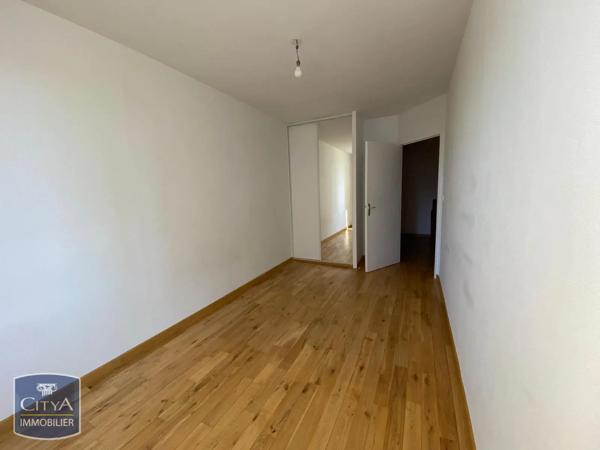 Appartement à louer 4 pièces 84.85m² Sathonay-Camp (69580)