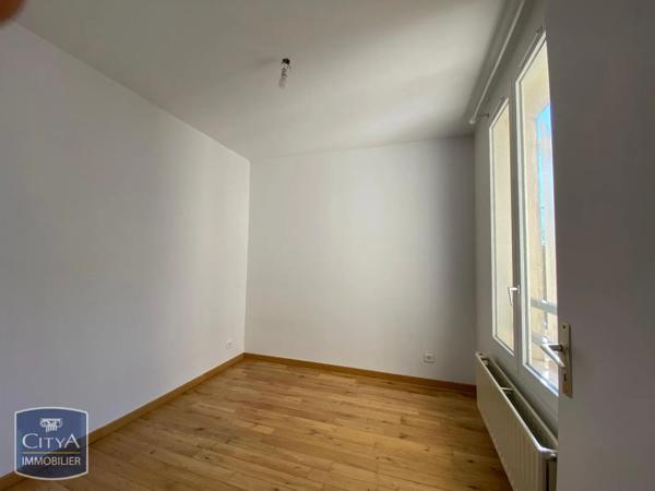 Appartement à louer 4 pièces 84.85m² Sathonay-Camp (69580)