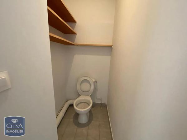Appartement à louer 4 pièces 84.85m² Sathonay-Camp (69580)