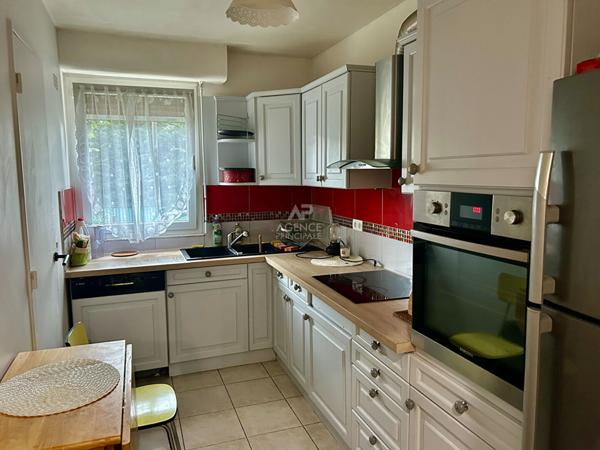 Appartement 4 pièce(s) €399 000 ** - Référence 13033