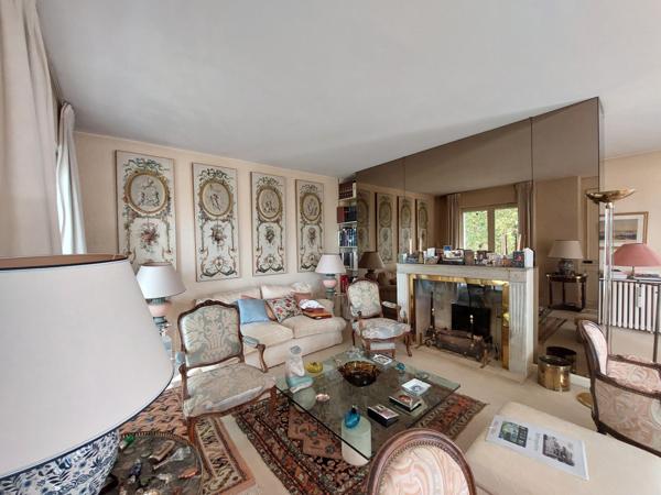 Appartement 5 pièces - 212 m²