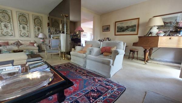 Appartement 5 pièces - 212 m²