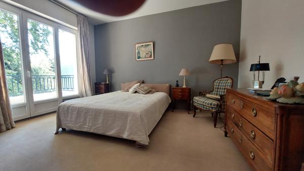 Appartement 5 pièces - 212 m²