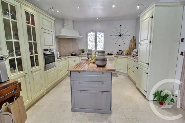 Maison à vendre  8 pièces - 204,53 m 2   BIOT  - 06