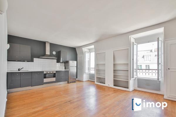 Paris 2 – Opéra : 47 m², dernier étage, lumineux