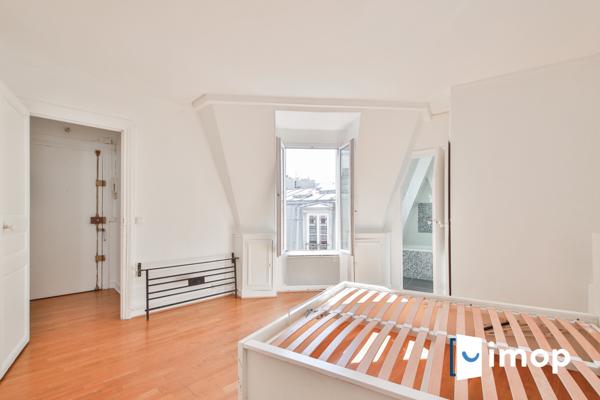 Paris 2 – Opéra : 47 m², dernier étage, lumineux