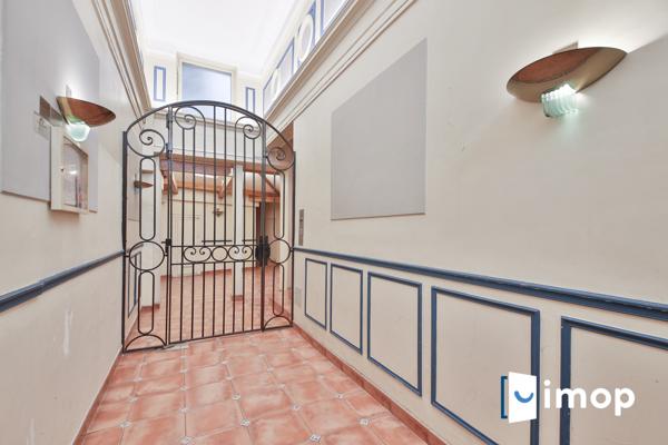 Paris 2 – Opéra : 47 m², dernier étage, lumineux