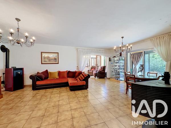 Maison à vendre 9 pièces 140 m² Caderousse
