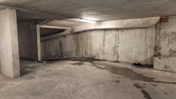 Place de parking - rue de la Voûte (75012)