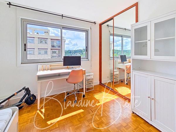 Appartement familial à 15 mn du RER