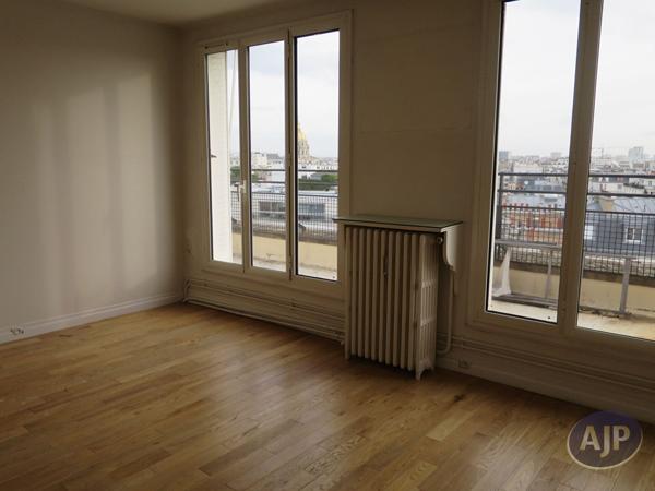 Appartement à louer Paris 7eme : 4 pièces, 112m² avec 3 chambre(s) à 4 294€ - AJP Immobilière Passy Paris 16