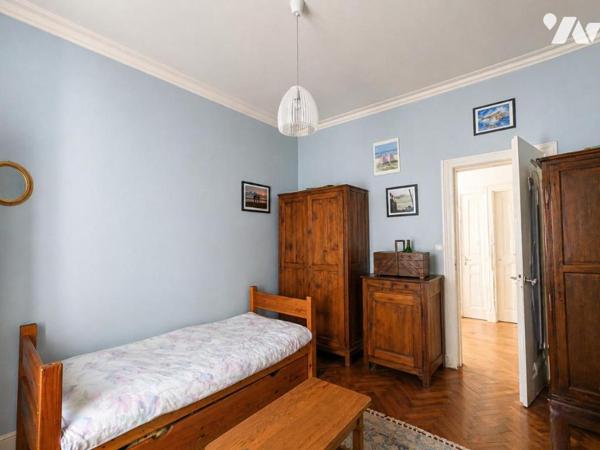 APPARTEMENT 5 PIECES - 3 CHAMBRES - RUE DE STRASBOURG - NANTES