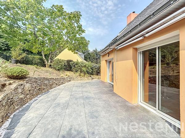 Maison contemporaine, vie de plain pied - 106m² - 4 chambres - sous-sol ; Languidic.