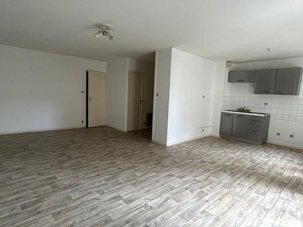 Loue Bourg T3 quartier Brou avec cave et garage