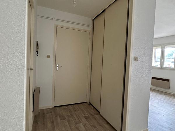 Loue Bourg T3 quartier Brou avec cave et garage