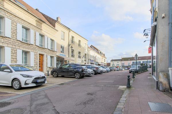 Maison de maître 10 pièce(s) Rare ,Maule centre (Viager occupé)