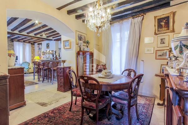 Maison de maître 10 pièce(s) Rare ,Maule centre (Viager occupé)
