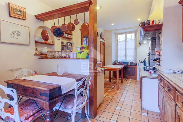 Maison de maître 10 pièce(s) Rare ,Maule centre (Viager occupé)