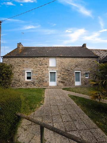 longère en pierre à fort potentiel