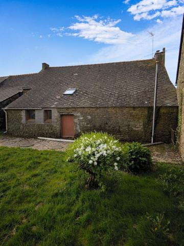 longère en pierre à fort potentiel