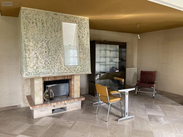 Maison à vendre à Javerlhac et la Chapelle Saint Robert en Dordogne (24300), ref : 077/1491