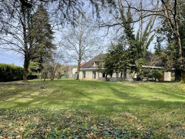 Maison à vendre à Javerlhac et la Chapelle Saint Robert en Dordogne (24300), ref : 077/1491