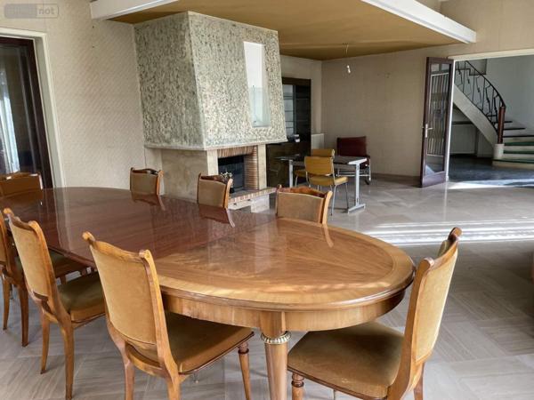 Maison à vendre à Javerlhac et la Chapelle Saint Robert en Dordogne (24300), ref : 077/1491