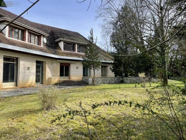 Maison à vendre à Javerlhac et la Chapelle Saint Robert en Dordogne (24300), ref : 077/1491