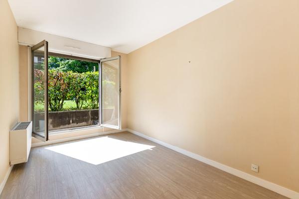 Appartement 4 pièces à vendre à Courbevoie - Coeur Bécon, rare sur le marché !