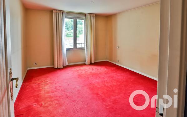 Appartement à vendre    5 pièces • 187 m2 Gisors