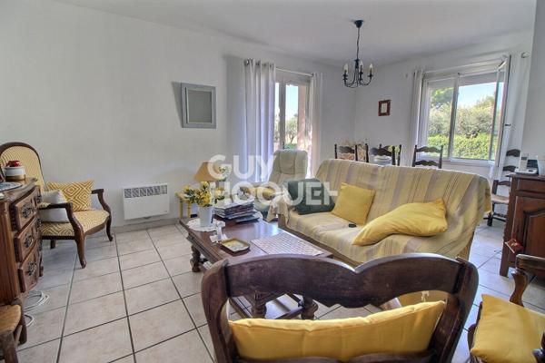 Viager occupé Maison de plain-pied avec jardin et garage Rente mensuelle 500 euros