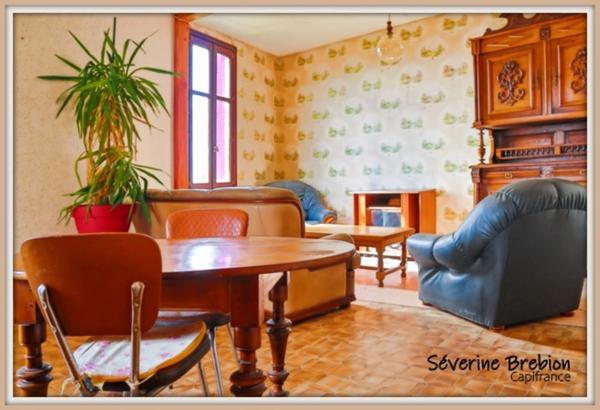 Maison de village 4 chambres, terrasse et jardin ARCONSAT (63)