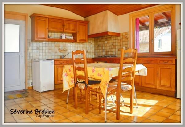 Maison de village 4 chambres, terrasse et jardin ARCONSAT (63)