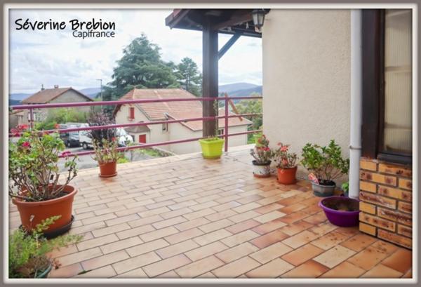 Maison de village 4 chambres, terrasse et jardin ARCONSAT (63)