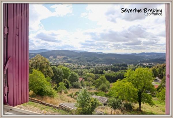 Maison de village 4 chambres, terrasse et jardin ARCONSAT (63)