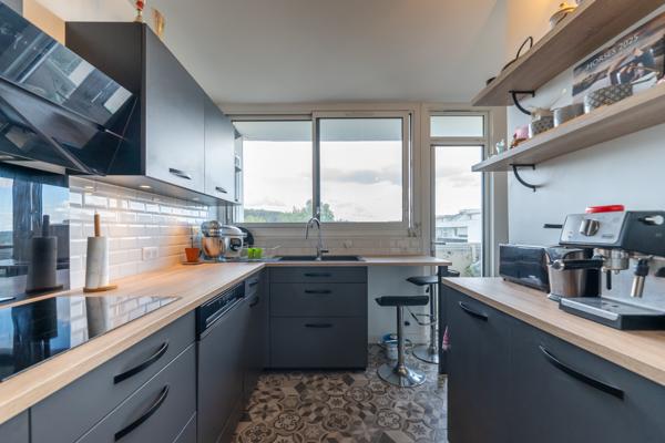 Appartement
         3 pièces
        - 77 m² Exclusivité 485 000 € *