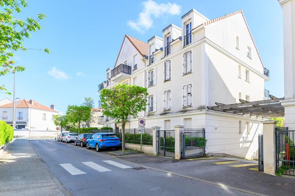 Appartement 3 pièces à vendre à Torcy - Centre ville - Dernier étage,