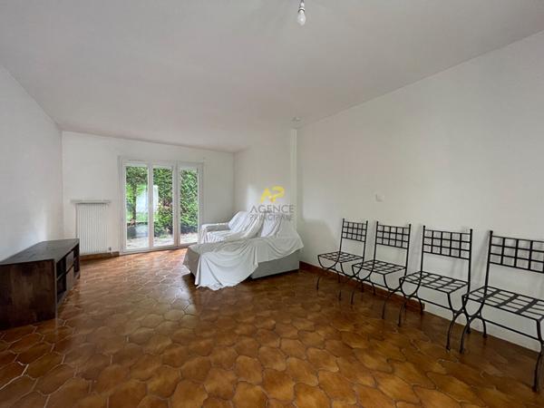 4 chambres - LA FRETTE €449 000 ** - Référence 1803