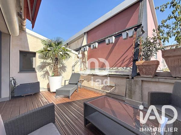 Location appartement 2 pièces 90 m² Marseille 1
